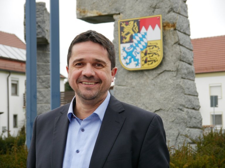 erster Bürgermeister Herr Adalbert Hösl