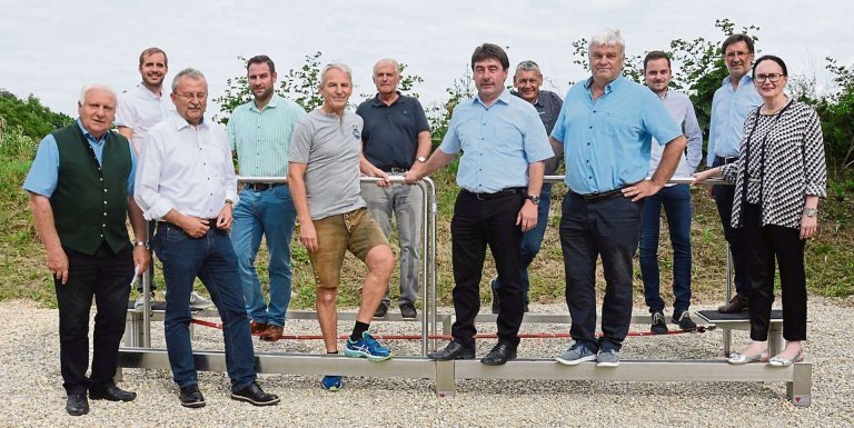 Gruppenfoto bei der Inbetriebnahme des Bewegungsparks