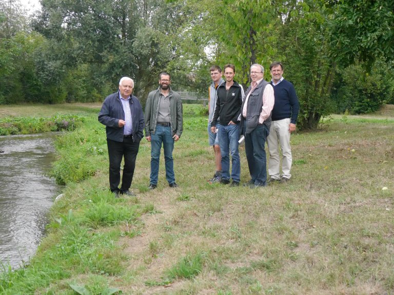 Gruppenfoto bei der Besprechung zur vorgesehenen Entlandungsmaßnahme