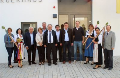 Gruppenfoto bei der Einladung der Bürgermeisters zur Faschingshochzeit