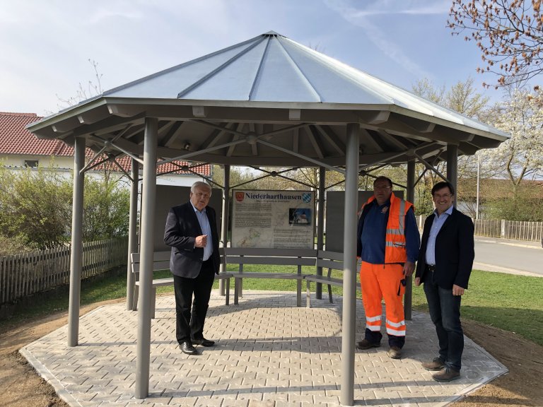 Manfred Krä, Manfred Paukner und Günter Stephan bei der offiziellen Freigabe des Pavillons